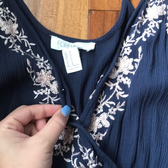 Navy blue romper with floral detail - Picture 2 of 4